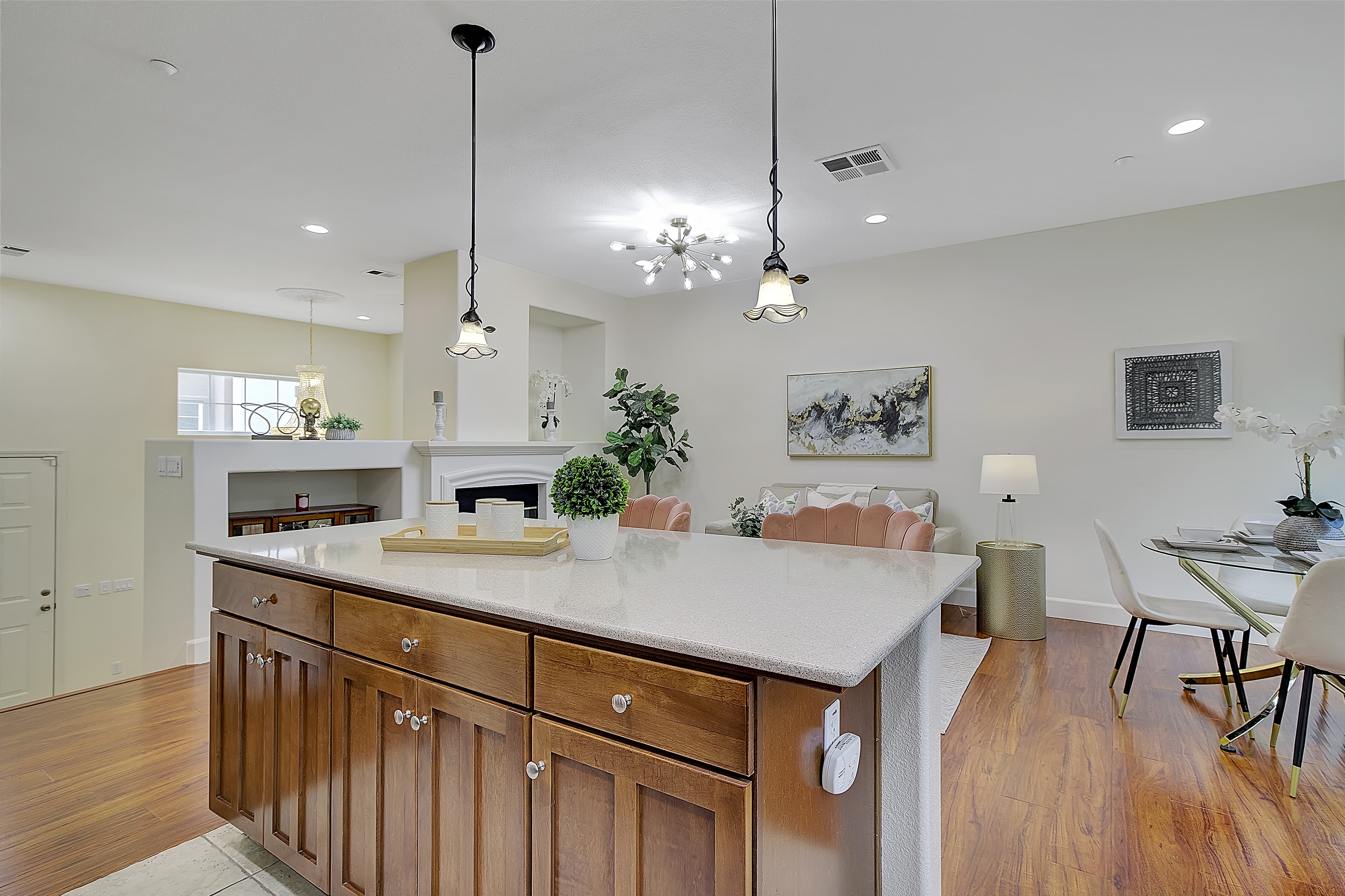 10 Tips for Staging Your Home Before a Photo Shoot